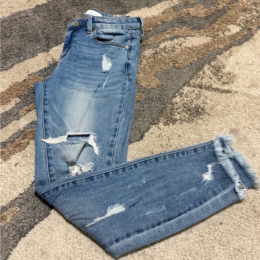 KanCan Distressed Blue Jeans size 5